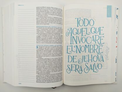 BIBLIA DEVOCIONAL MUJER VERDADERA NBLA -PIEL - Image 5