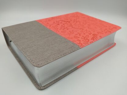 BIBLIA DEVOCIONAL MUJER VERDADERA RV60 - Image 7
