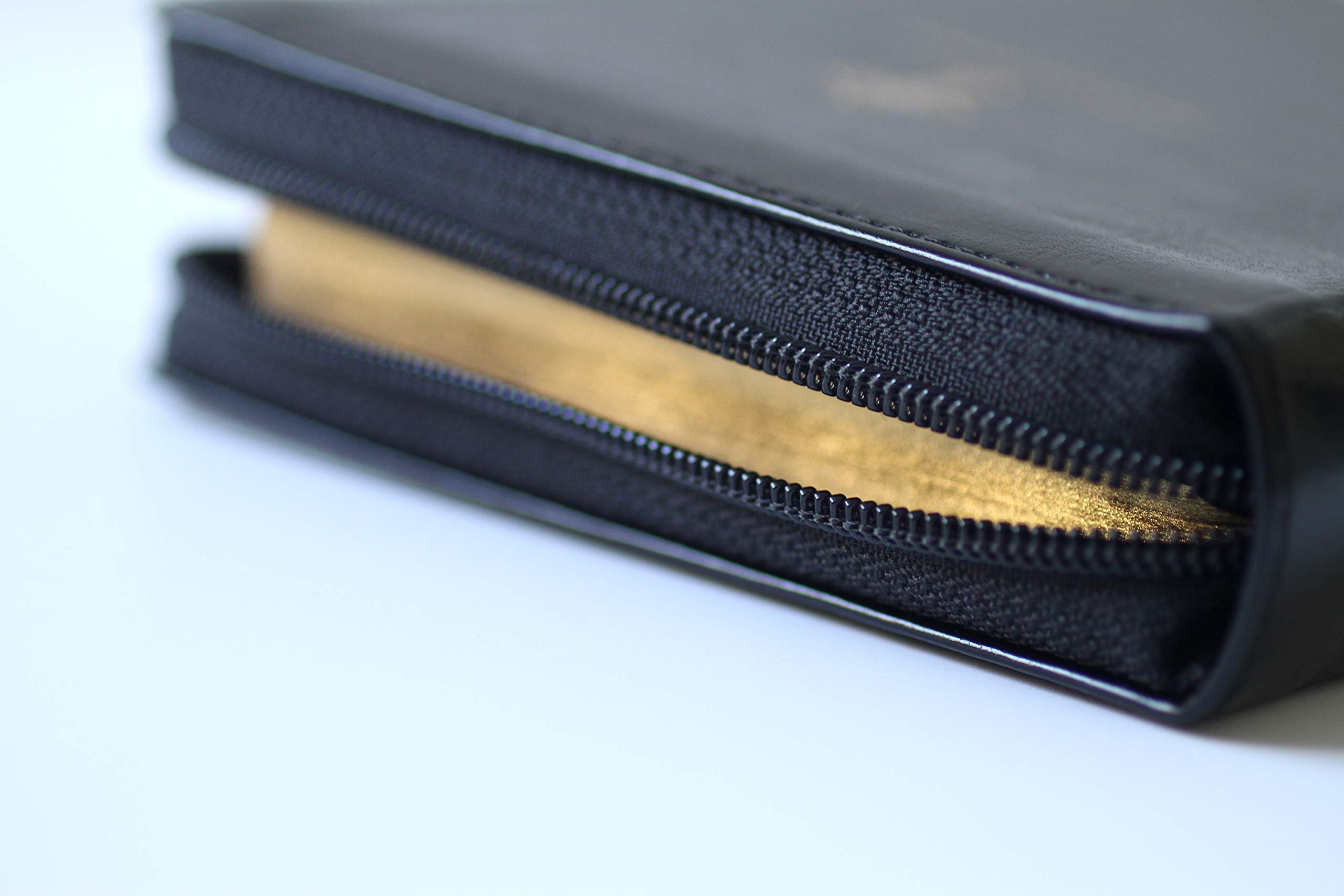 BIBLIA DE AMERICA CATÓLICA CON CIERRE - Image 4