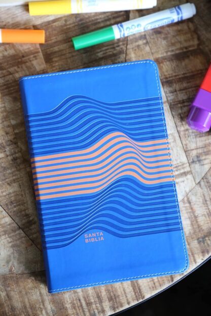 BIBLIA NVI PARA NIÑOS LINEAS CELESTE - Image 5