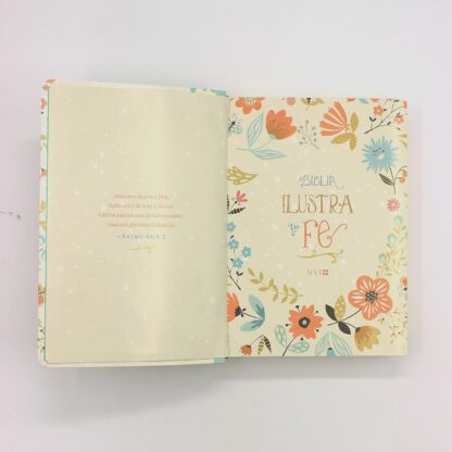 BIBLIA NVI ILUSTRA TU FE  FLORAL MENTA - Image 5