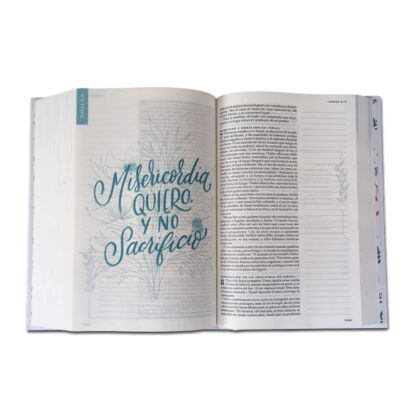 BIBLIA DEVOCIONAL MUJER VERDADERA NBLA TAPA DURA - Image 3