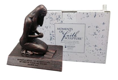 ESCULTURA MUER ORANDO ACABADO BRONCE - Image 2