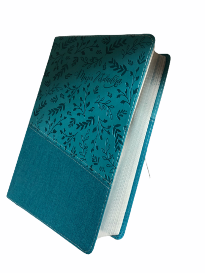 BIBLIA DEVOCIONAL MUJER VERDADERA NBLA -PIEL - Image 3