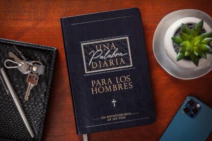 DEVOCIONAL UNA PALABRA DIARIA PARA HOMBRES - Image 2
